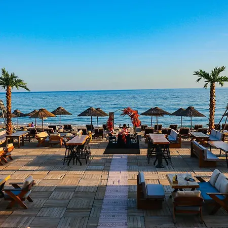 La Hotel 3*